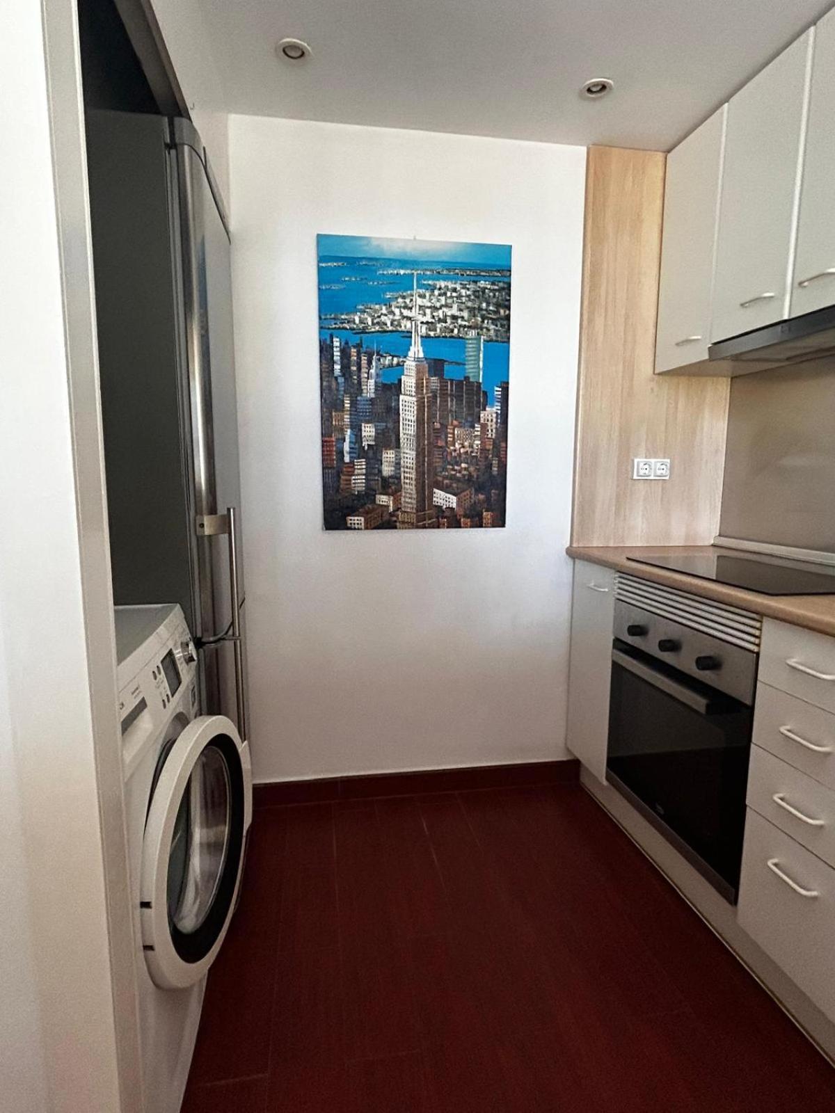 Beachfront Family Oasis - 2br For 4 Barcelona