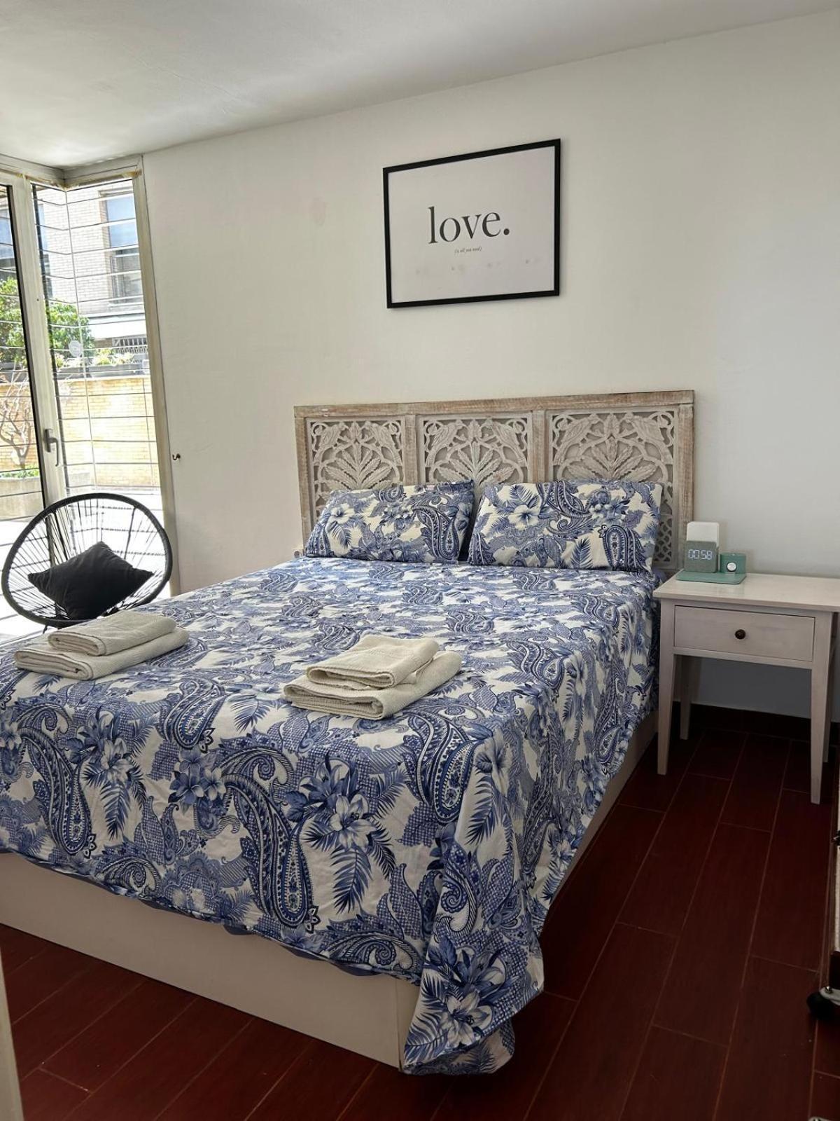 Beachfront Family Oasis - 2br For 4 Barcelona